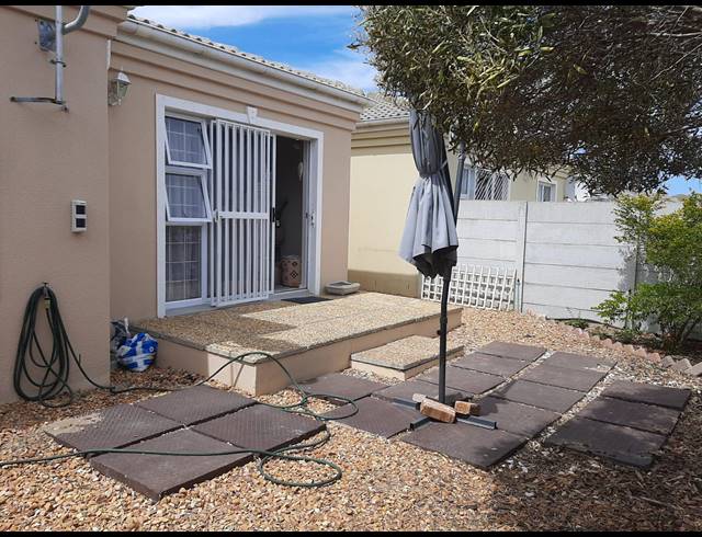 2 BEDROOM HOUSE TO LET IN SUNNINGDALE